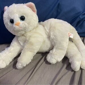 TY Classic 2017 Beanie Baby Crystal the Cat White Cat Blue Eyes